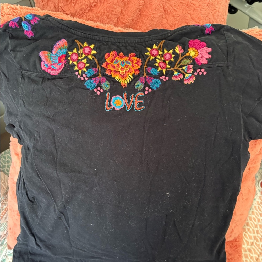 Black Short-Sleeve Tee with Multicolor Floral Embroidery - Picture 3 of 3